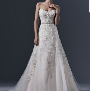 Maggie Sottero Wedding Dress